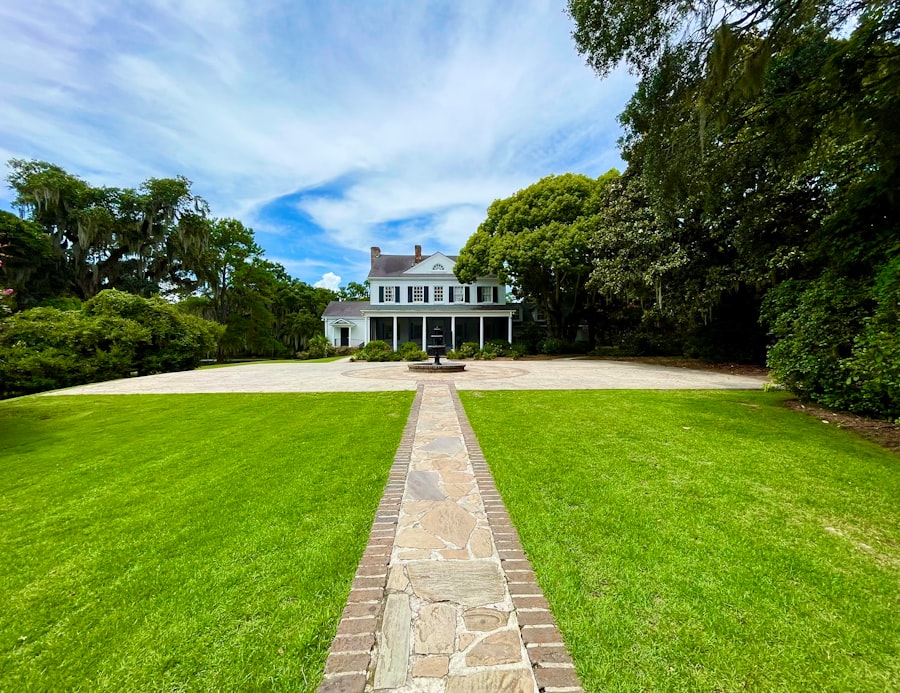 Sprzedaż nieruchomości historycznych: Jak znaleźć idealny dom? 2 Historic mansion