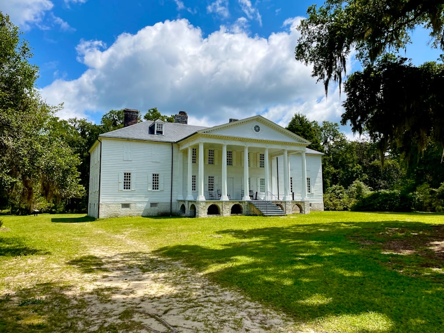 Sprzedaż nieruchomości historycznych: Jak znaleźć idealny dom? 3 Photo Historic mansion